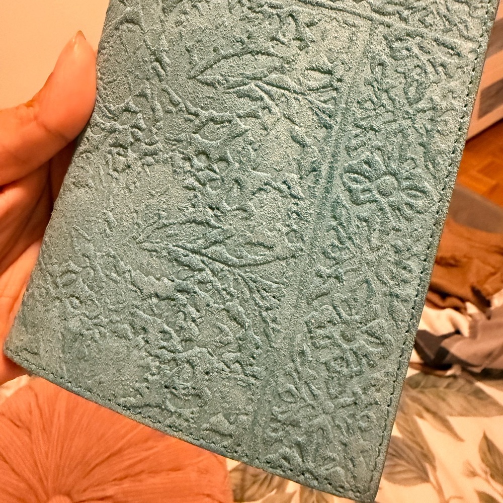 2 Anthropologie Teal Embossed Passport Holder - Picture 6 of 8
